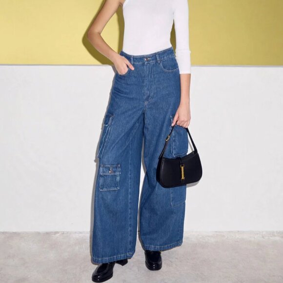 Charles and Keith Cesia Metallic Accent Shoulder Bag Black - Picture 2 of 8